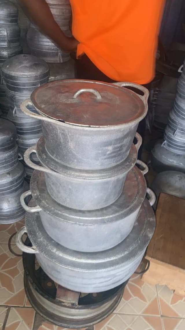 We Deal With Aluminum Cooking Pots From Size 70 60 50 Up To Size 10